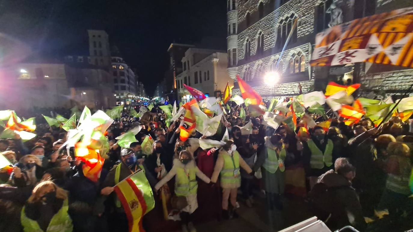 La formación cuenta con su líder, Santiago Abascal, en la presentación de su candidato a la Junta.