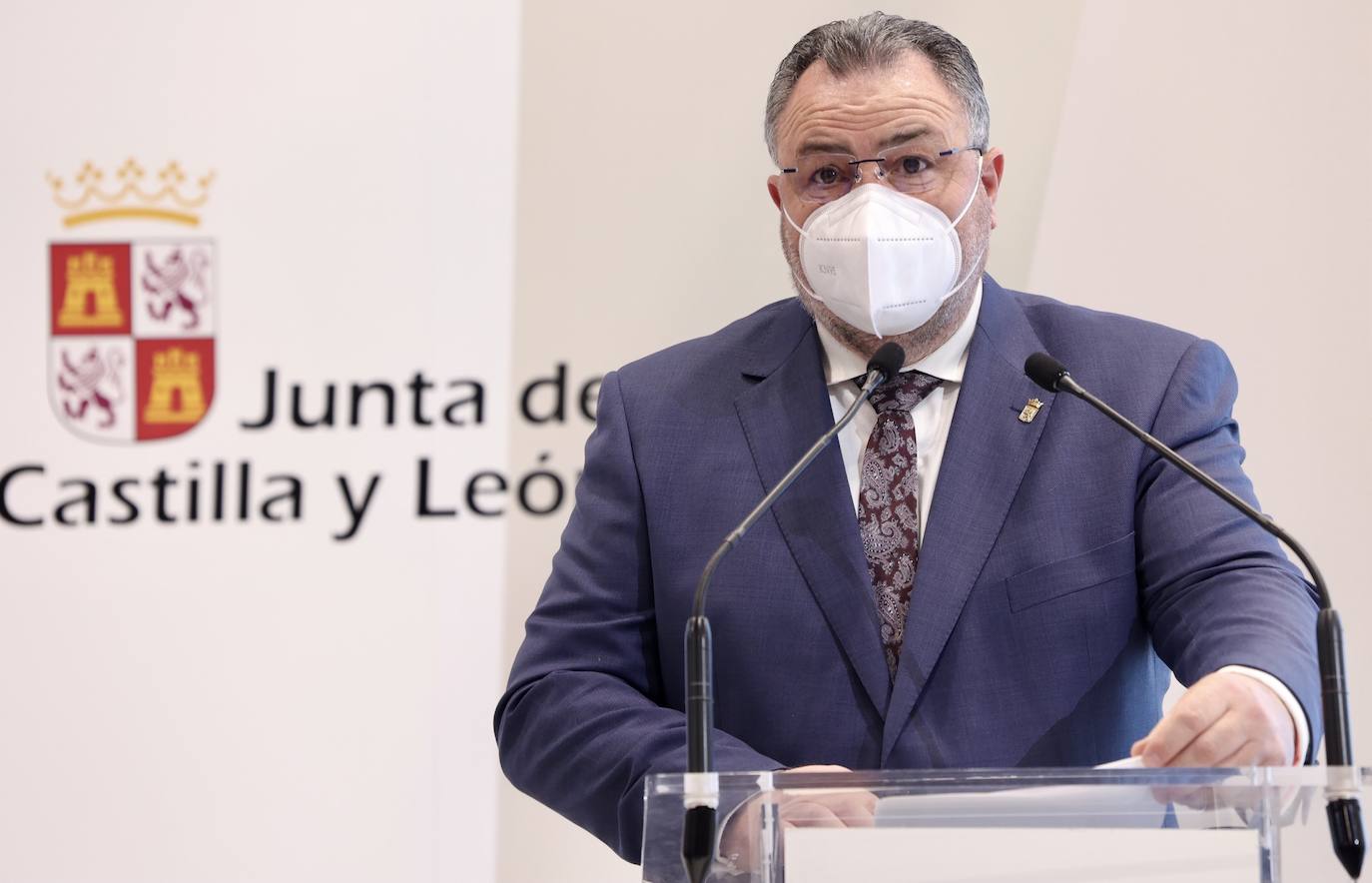 El presidente de la Diputación ,Eduardo Morán. acompañado de otros representantes políticos de la provincia, presenta la oferta turísitca de León en Fitur.