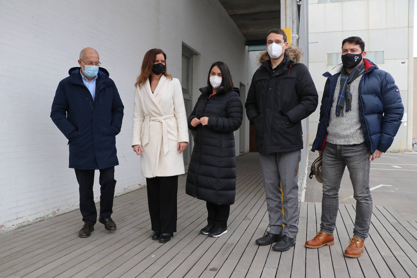 Francisco Igea y Ana Carlota Amigo visitan las instalaciones de Latem Aluminium en Villadangos del Páramo.