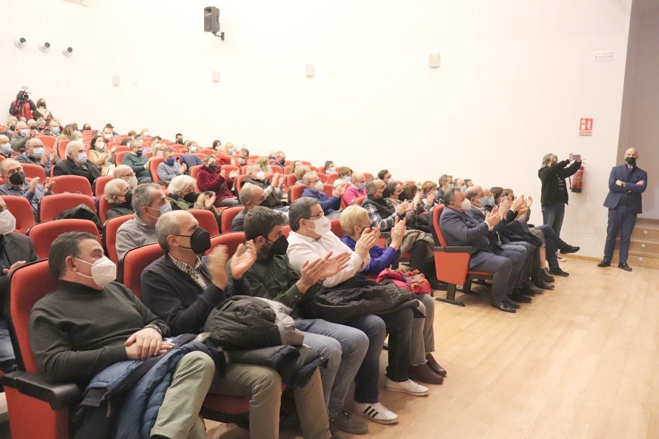 Planas ensalza en Benavides del Órbigo los logros socialistas reconociendo la importancia de los fondos europeos y fija en Tudanca la esperanza para el resurgir de Castilla y León . 