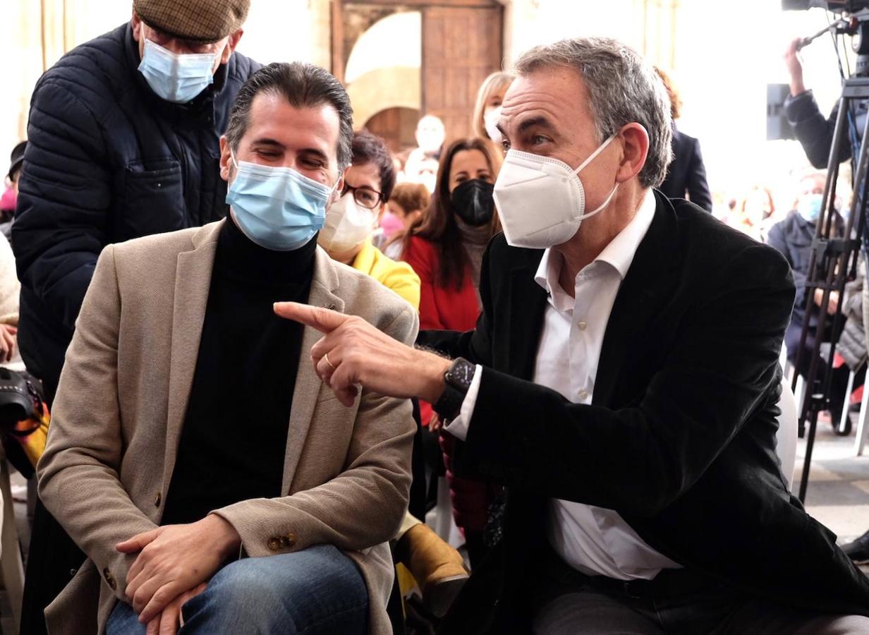 El expresidente del gobierno, José Luis Rodríguez Zapatero y el candidato a la presidencia de la Junta de Castilla y León, Luis Tudanca, participan en la clausura de la Escuela de Gobierno del PSCyL en Salamanca.