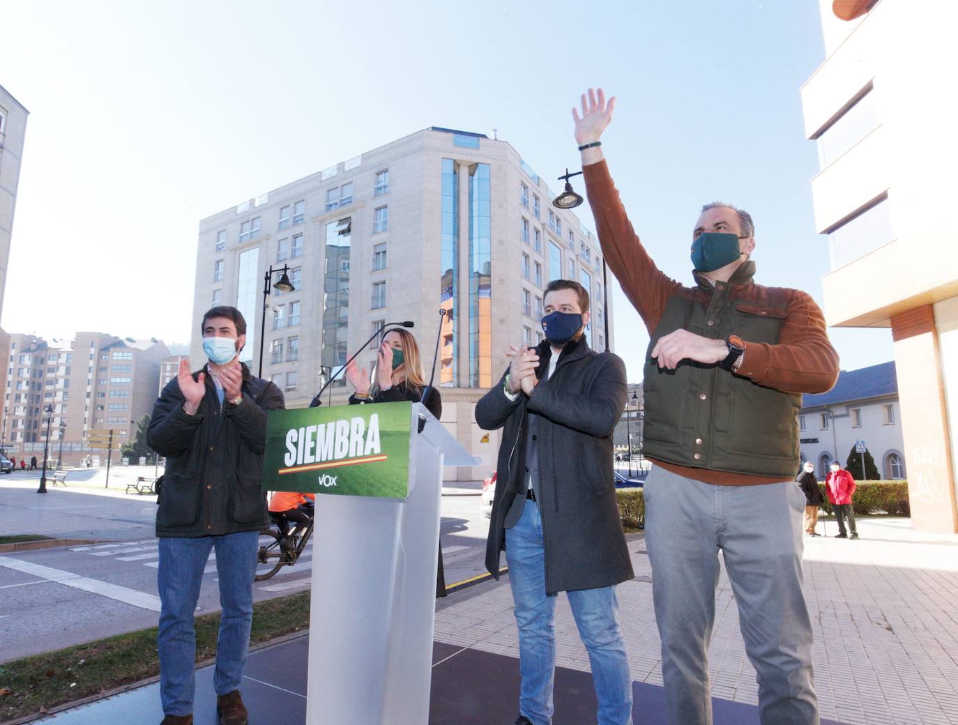 Acto público de Vox en Ponferrada con la participación de su secretario general y el candidato a la Presidencia de la Junta.