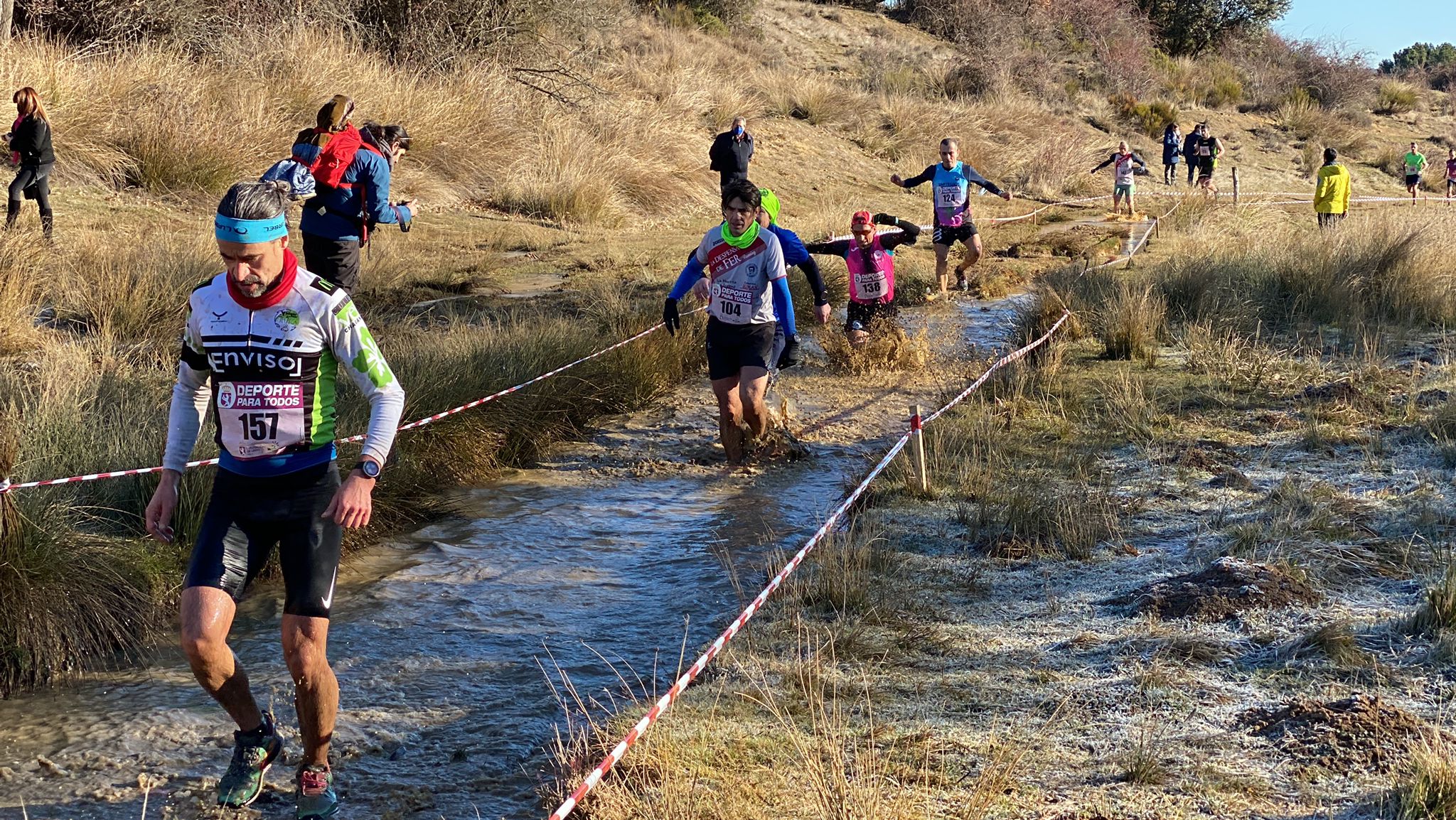 Jorge García Villacorta y Mónica Aller triunfan en el Cross de Villabalter