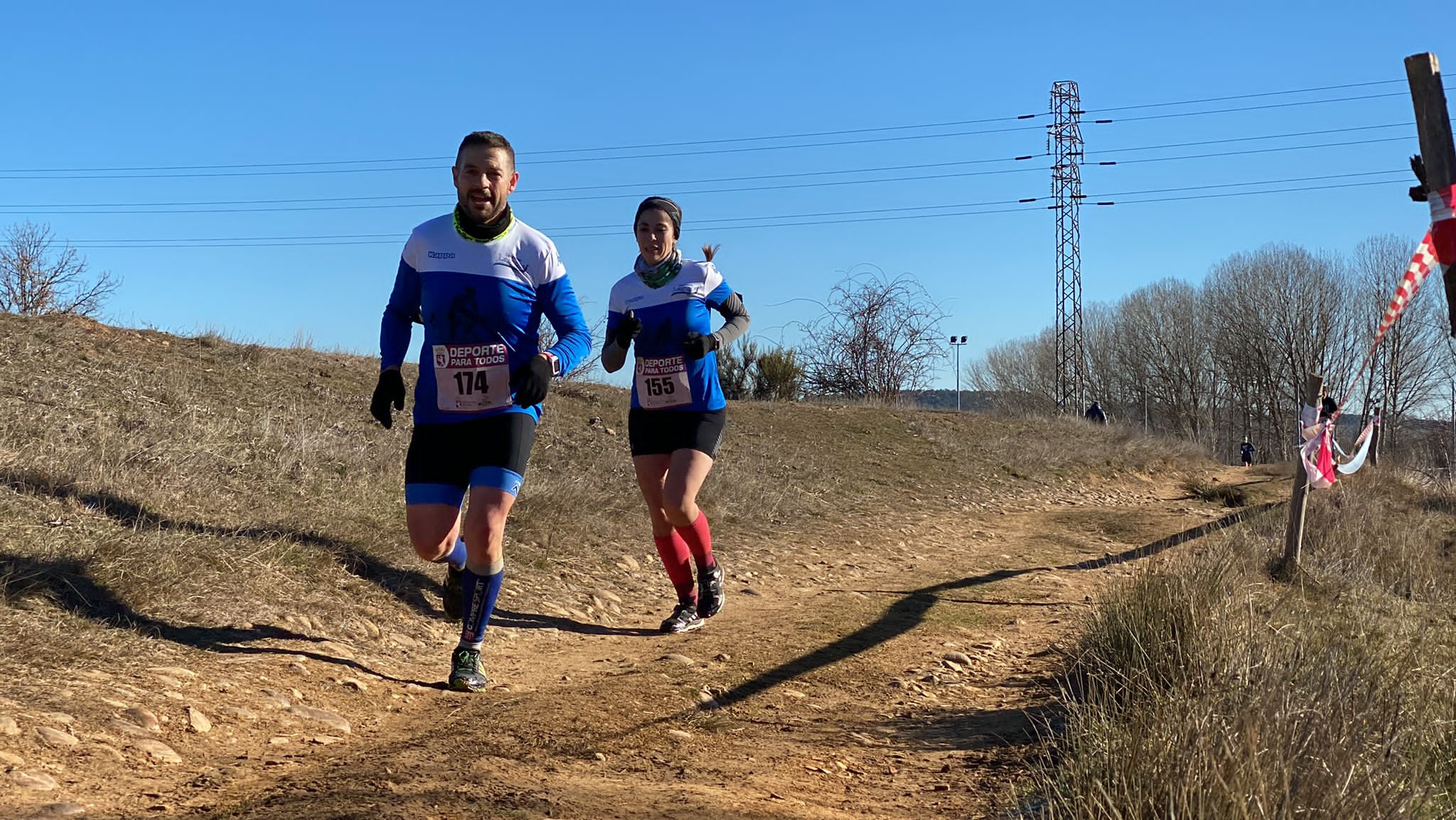 Jorge García Villacorta y Mónica Aller triunfan en el Cross de Villabalter