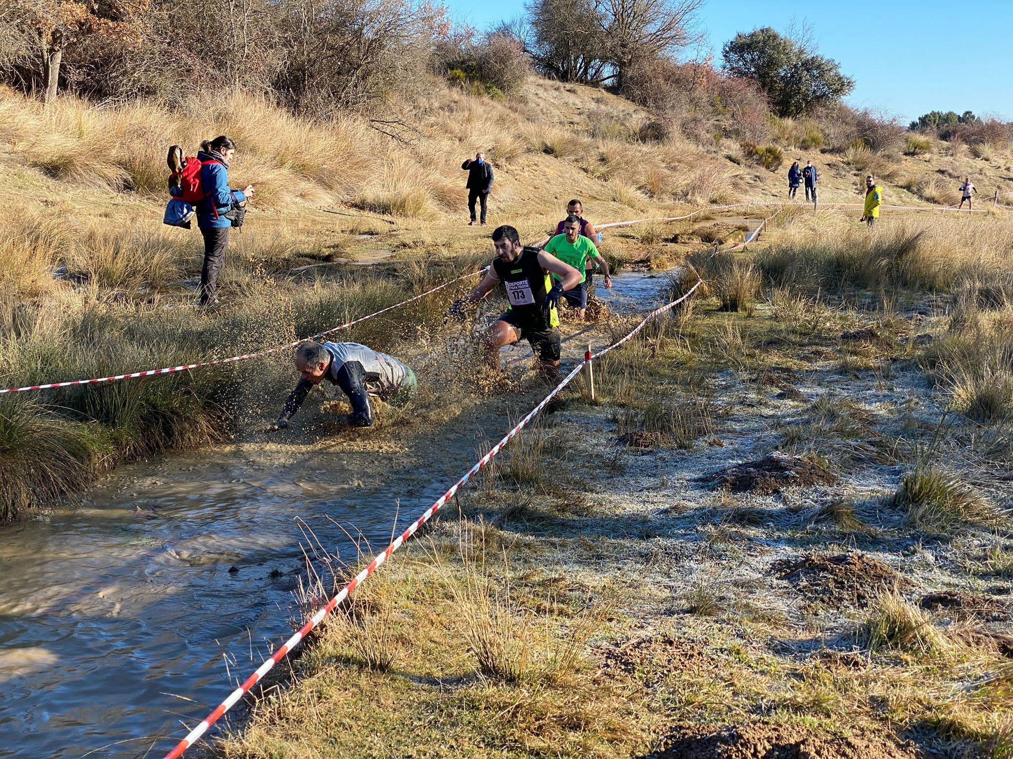 Jorge García Villacorta y Mónica Aller triunfan en el Cross de Villabalter