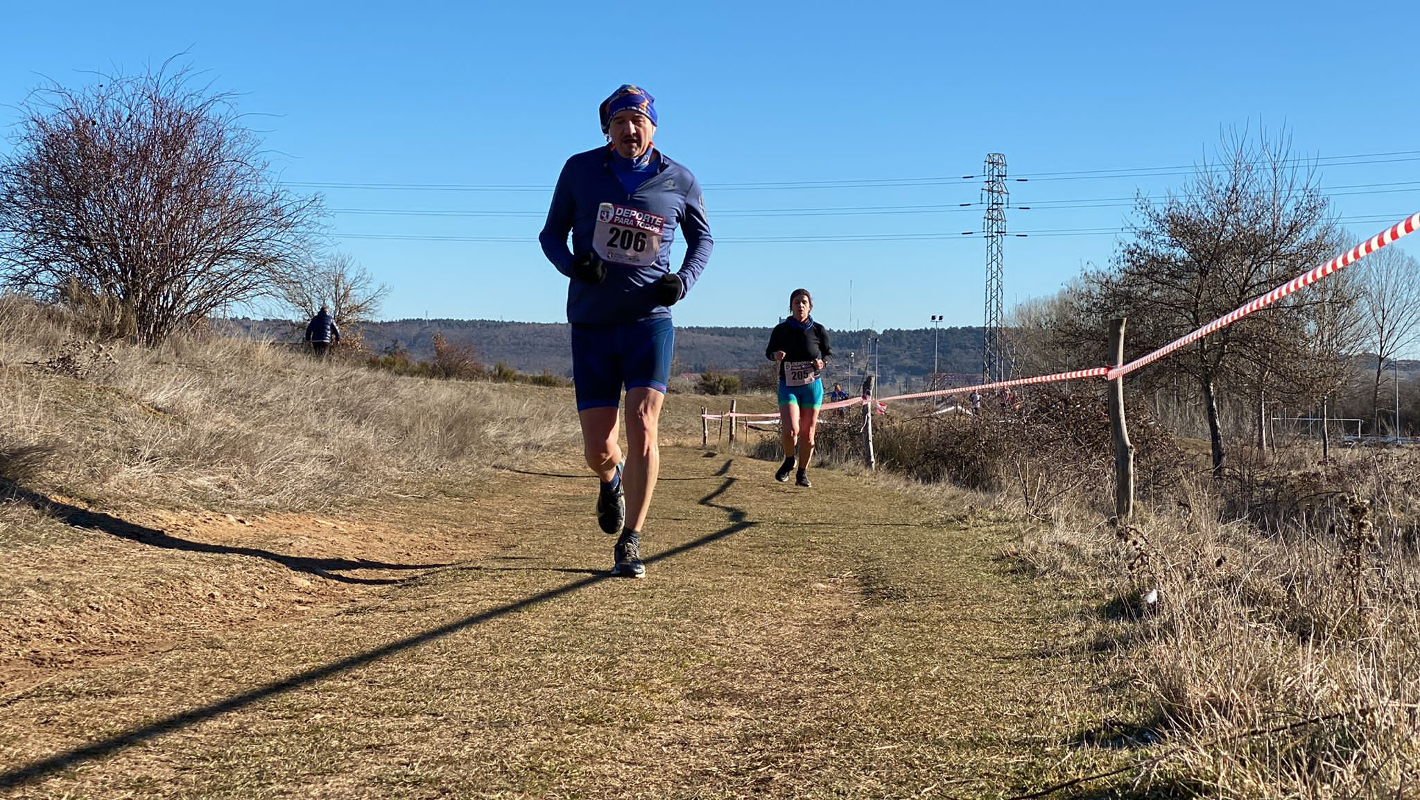 Jorge García Villacorta y Mónica Aller triunfan en el Cross de Villabalter