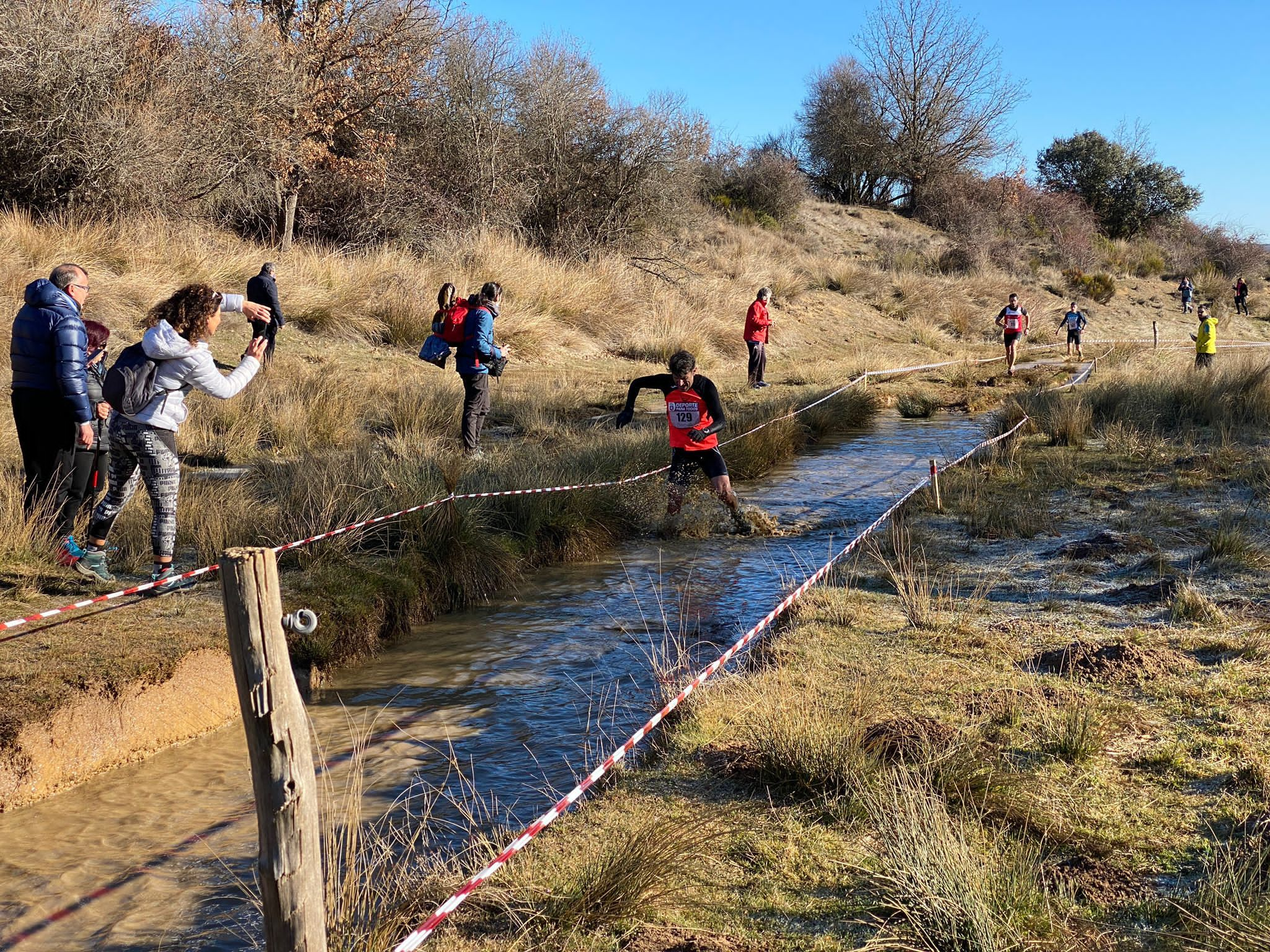 Jorge García Villacorta y Mónica Aller triunfan en el Cross de Villabalter