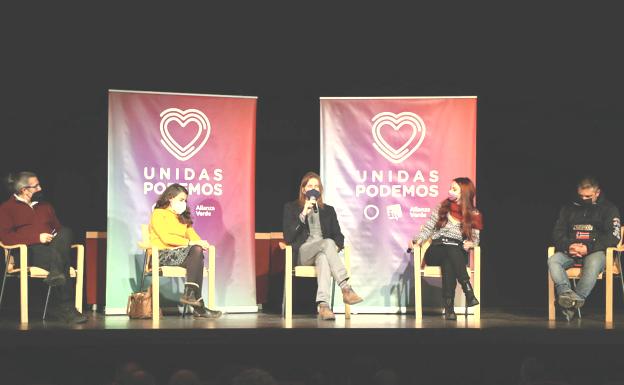 Imagen del inicio del acto de Podemos en León. 