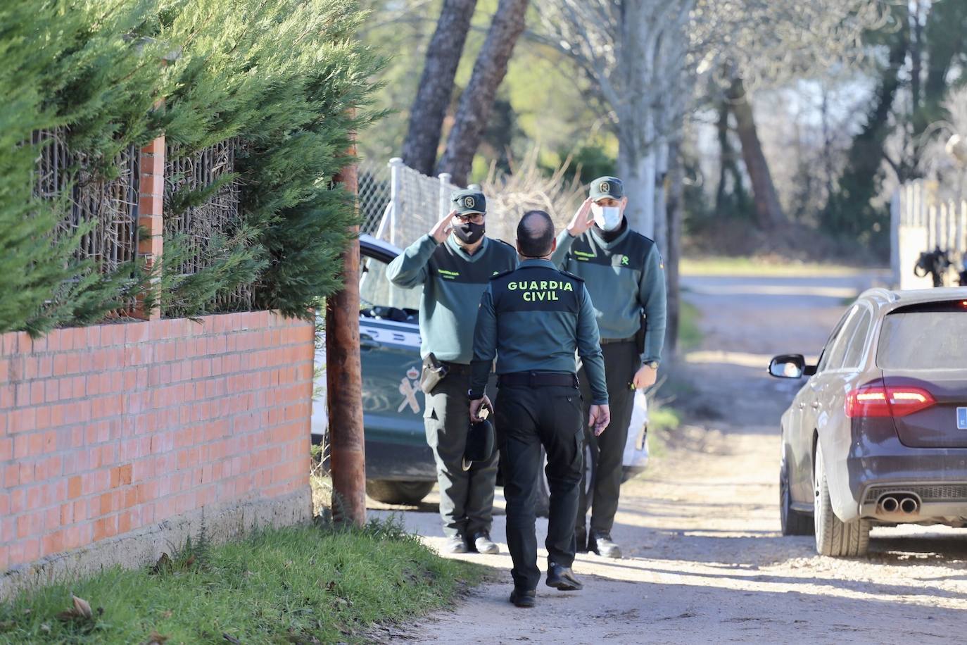 El detenido por la desaparición de Esther López estaba preparando su huida, según los investigadores. La Guardia Civil registra «de forma minuciosa» la vivienda del detenido en la noche de sábado por su presunta implicación en la desaparición de la joven de Traspinedo (Valladolid) Esther López de la Rosa. 