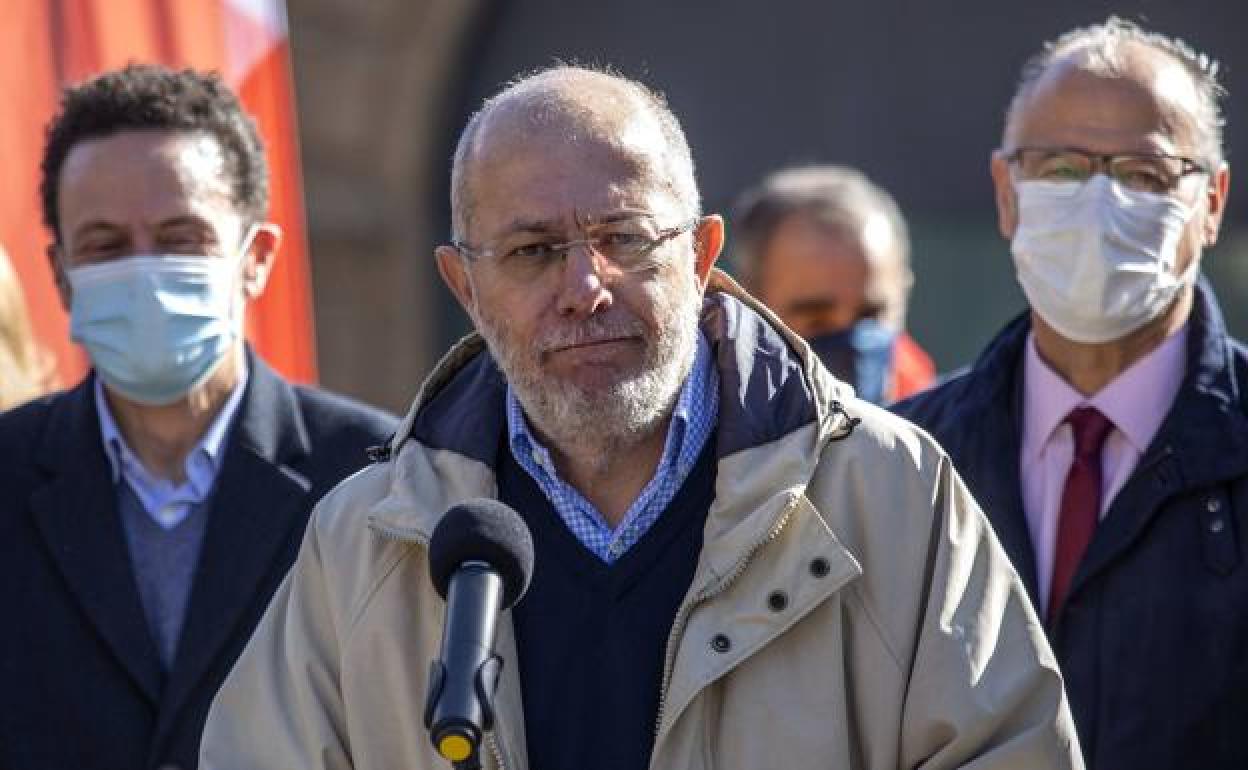 El candidato de Ciudadanos a la presidencia de las Cortes, Francisco Igea, durante un acto de precampaña.