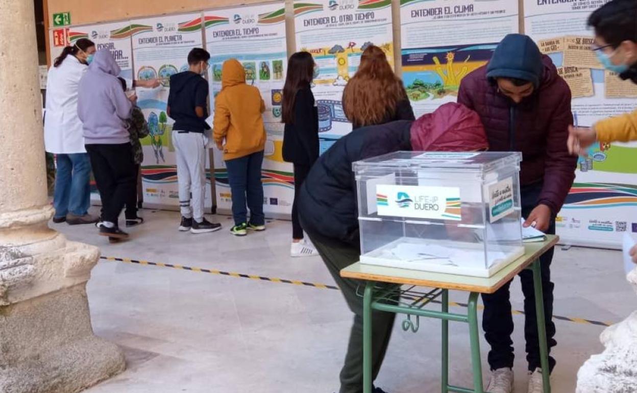 Más de 500 alumnos de nueve institutos participan en el proyecto 'Life IP-Duero' de la CHD dentro de un programa de educación ambiental