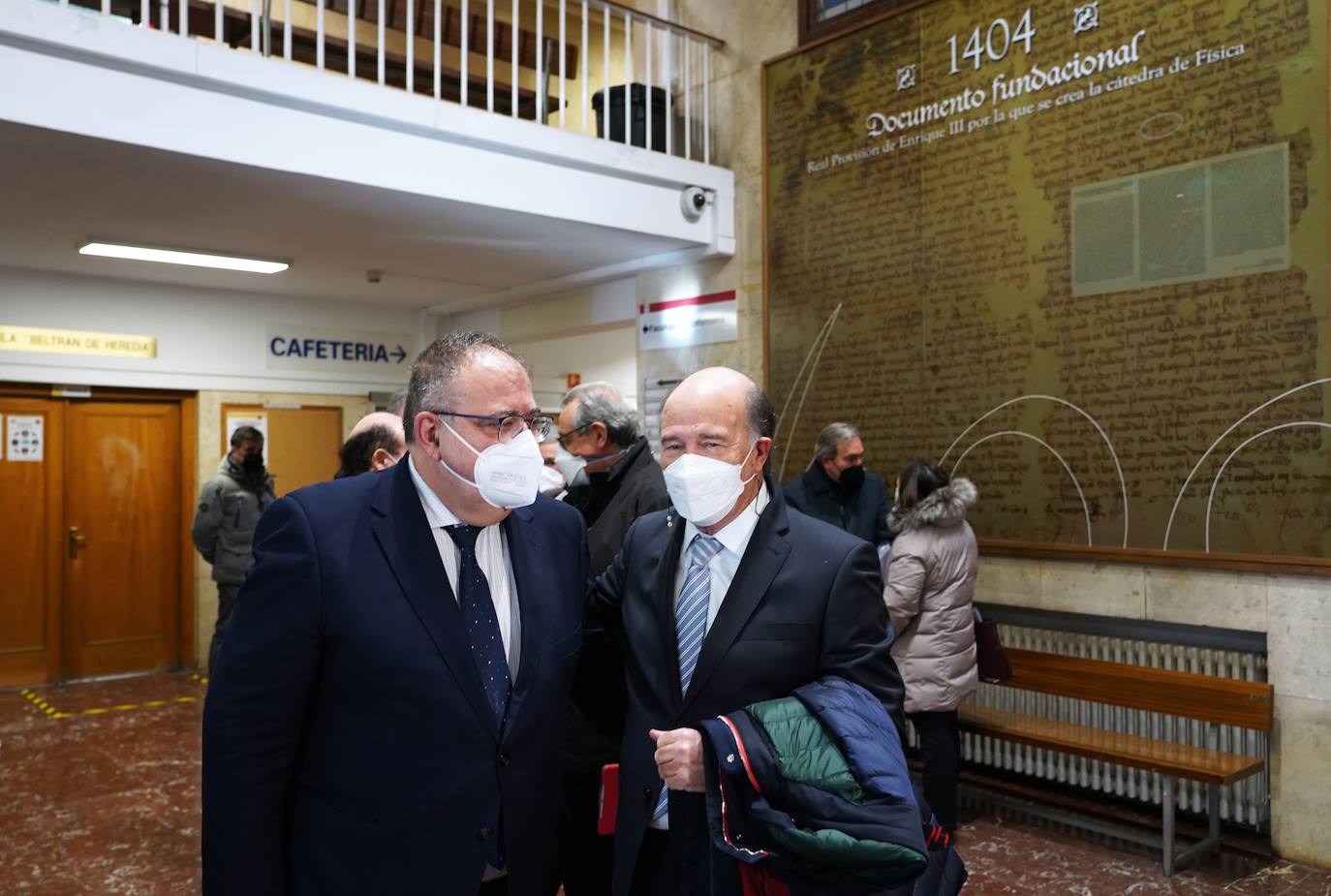 El presidente del Consejo, José Luis Díaz Villarig, junto al consejero de Sanidad Alejandro Vázquez en una jornada sobre las propuestas de los partidos políticos en materia sanitaria de cara a las elecciones autonómicas.