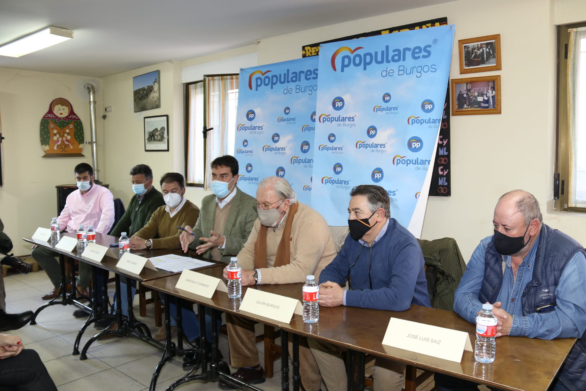 El candidato número uno a las Cortes por Burgos, Ángel Ibáñez, participa en un acto sobre caza en Quintanapallá.