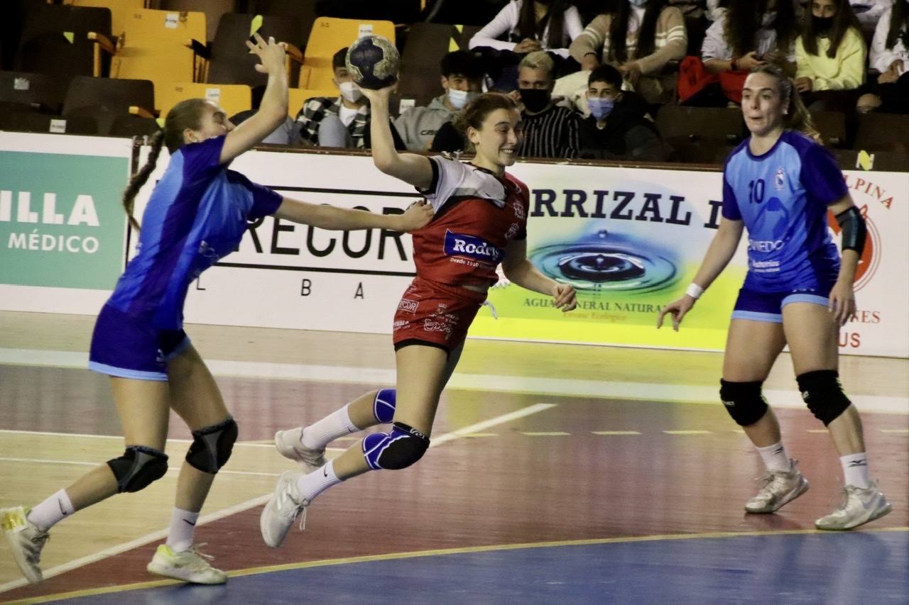 El partido se disputó en el Palacio de los Deportes de León y corresponde a la División de Honor Plata.