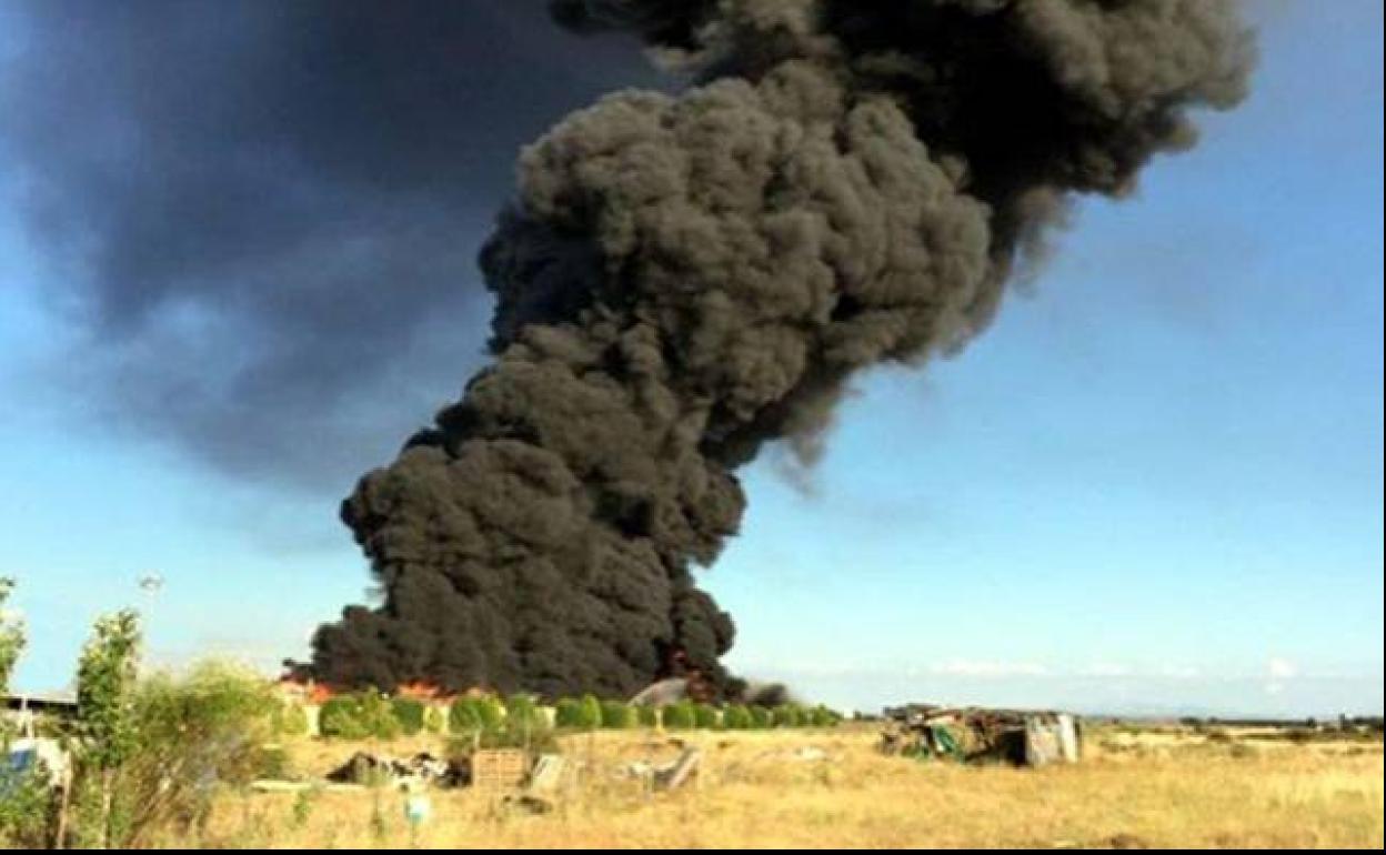 Incendio en la planta de RMD que para Ecologistas en Acción supuso un gran ataque al medio ambiente.