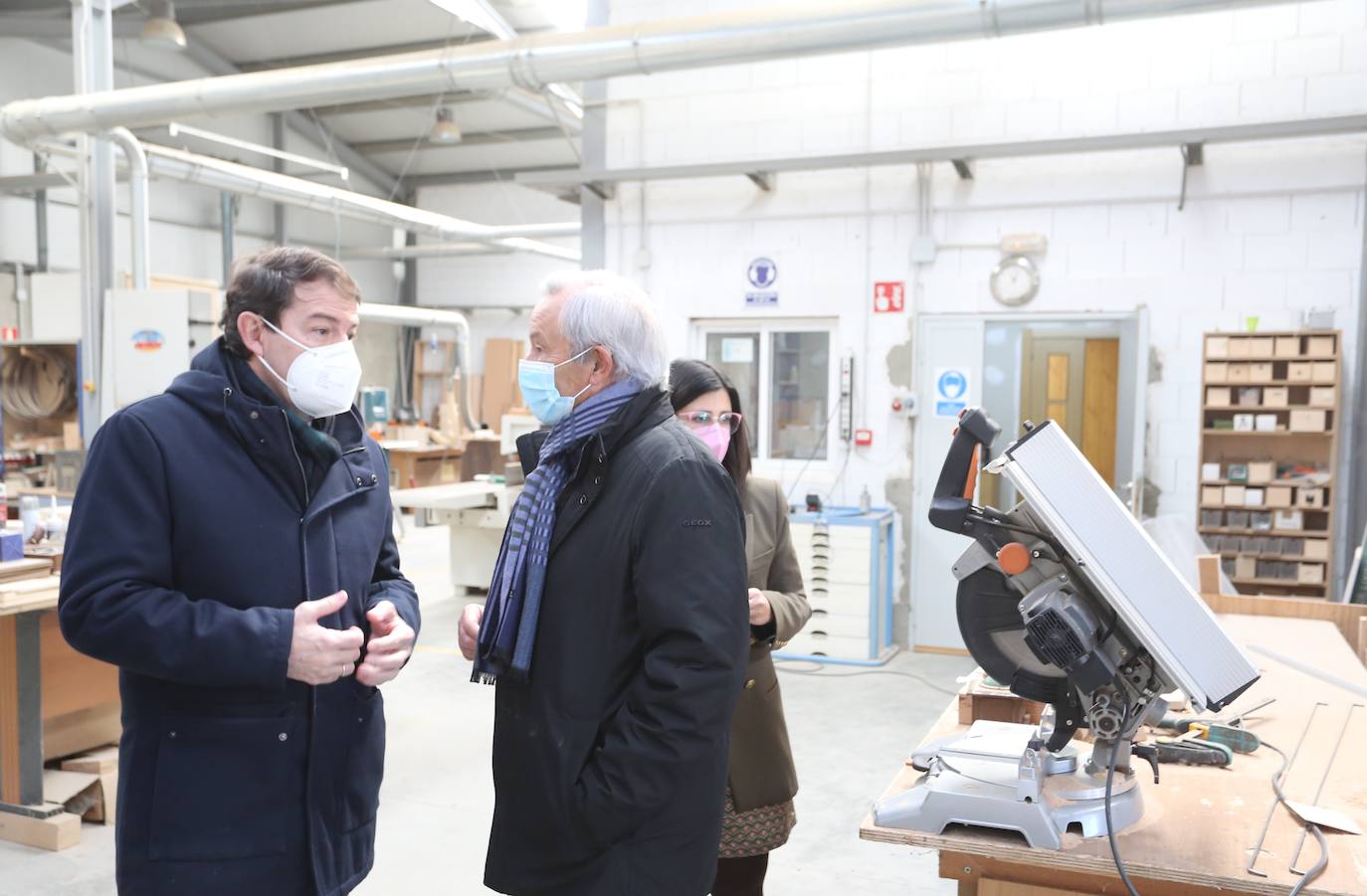 El candidato del PP a la Presidencia de la Junta, Alfonso Fernández Mañueco, visita la localidad zamorana de Benavente, donde visita el centro especial de empleo de Asprosub junto a la cabeza de lista por Zamora a las Cortes, Isabel Blanco