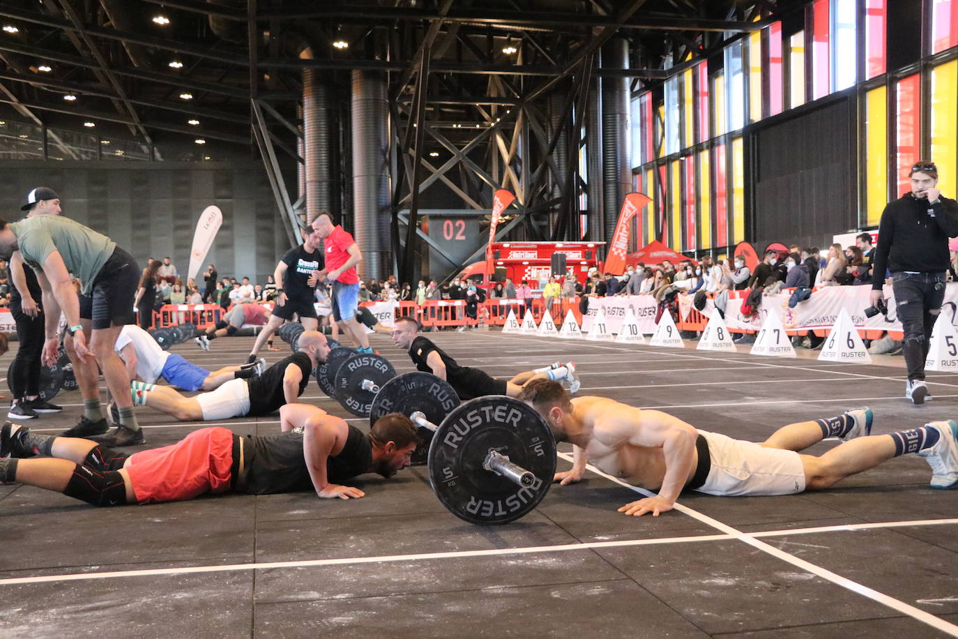 Competición de crossfit en el Palacio de Exposiciones de León.