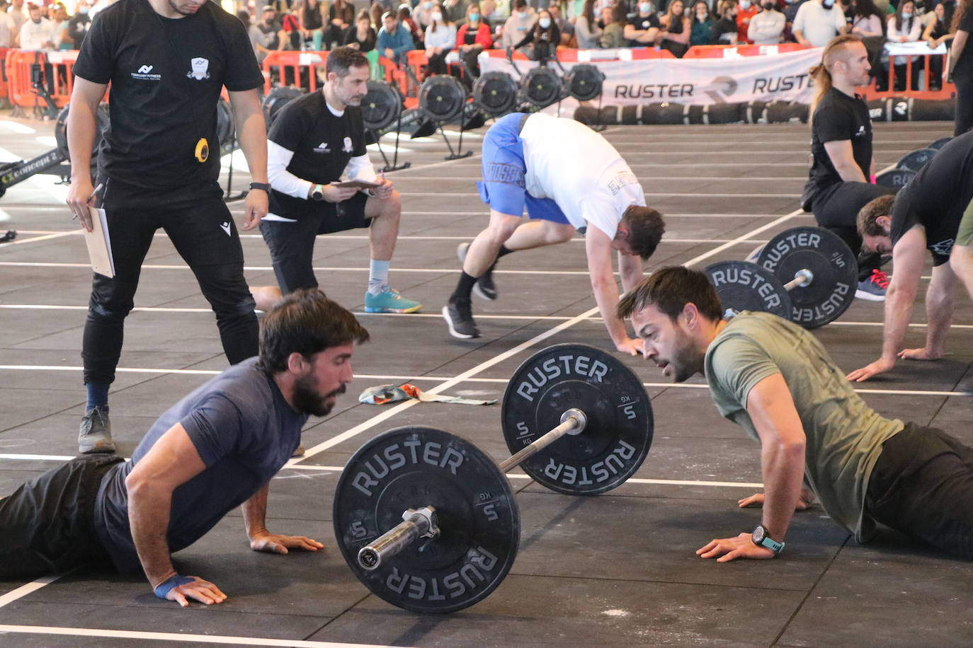 Competición de crossfit en el Palacio de Exposiciones de León.