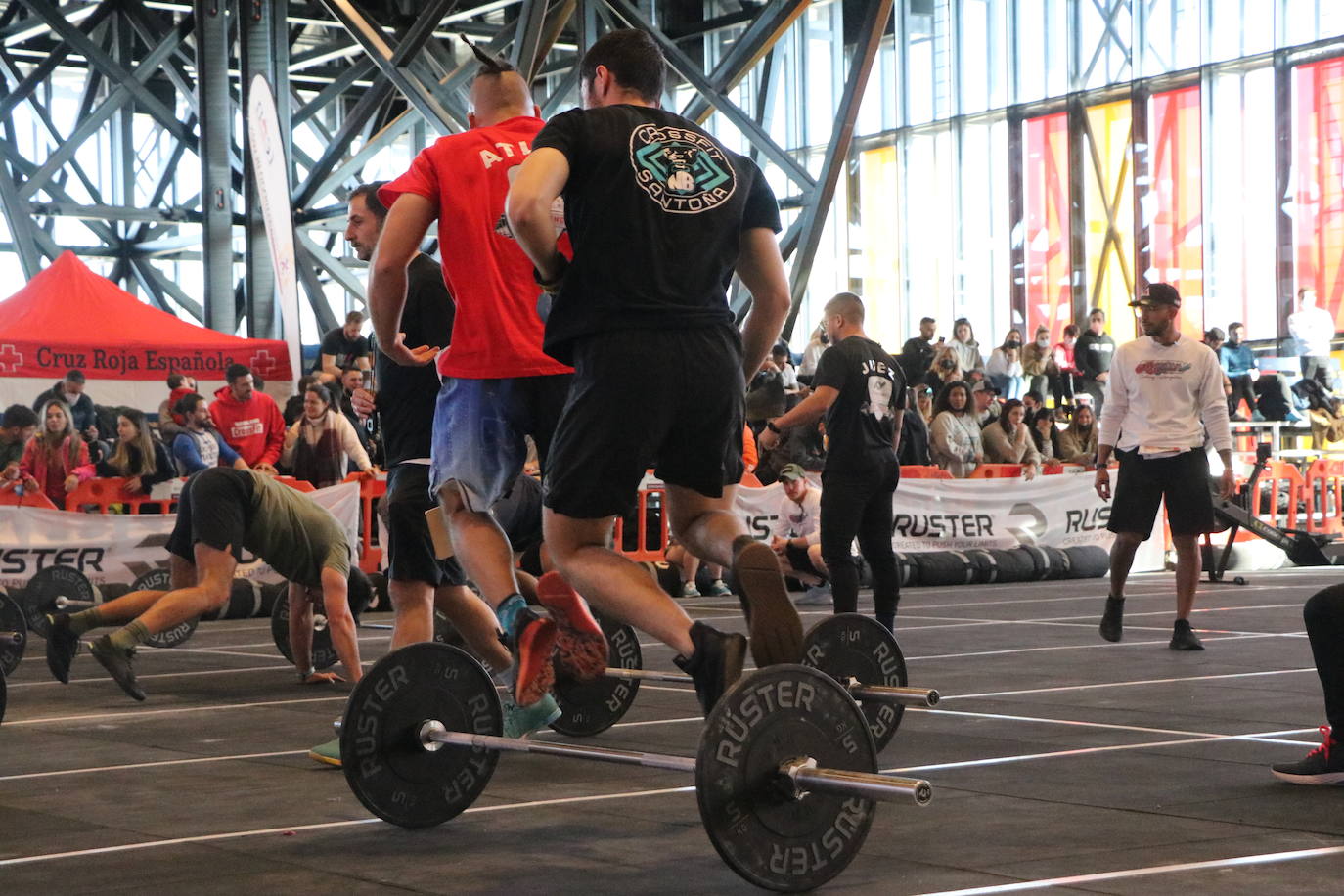 Competición de crossfit en el Palacio de Exposiciones de León.