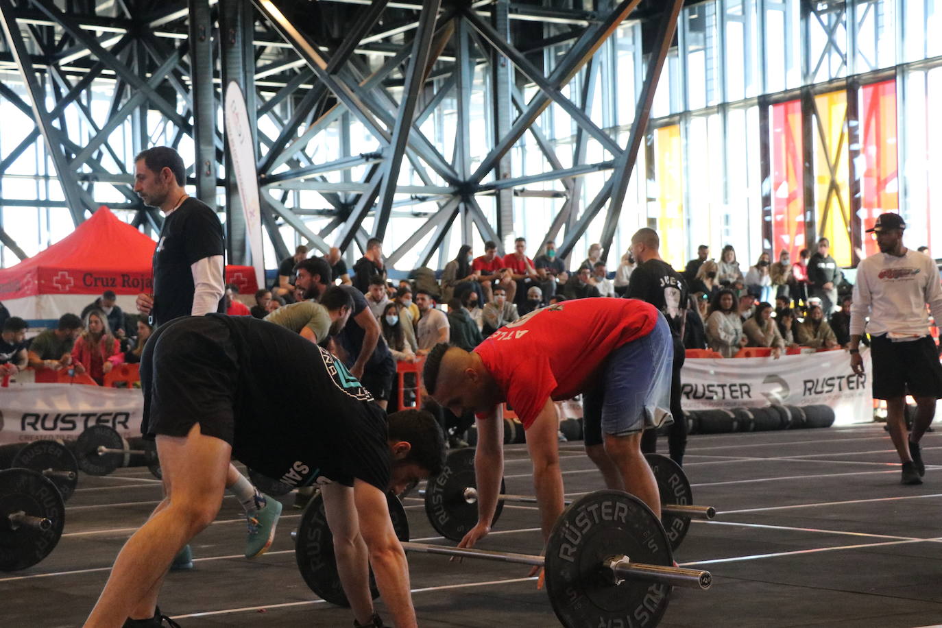 Competición de crossfit en el Palacio de Exposiciones de León.