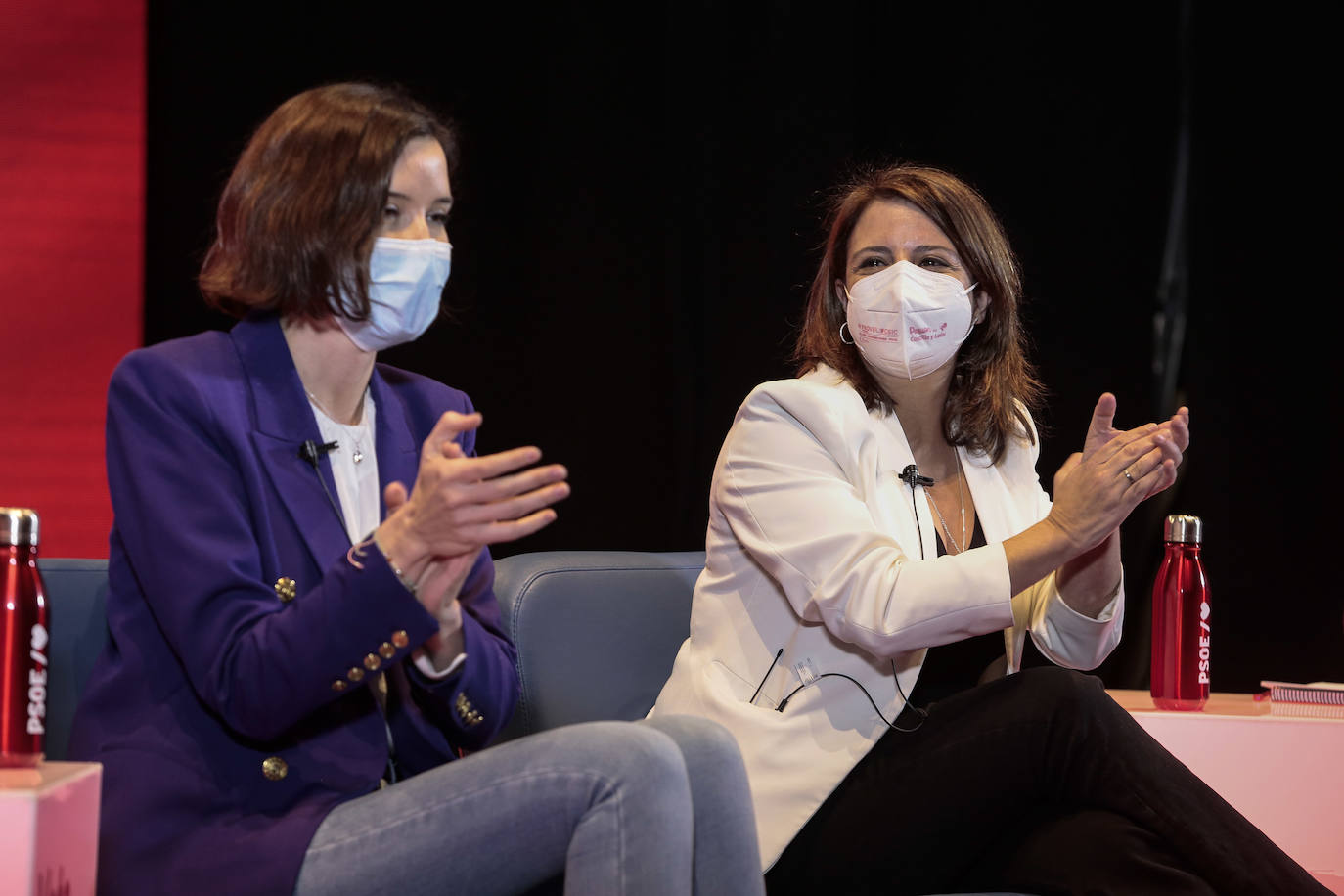 El Partido Socialista celebra un acto feminîsta en el que participan la vicesecretaria general del PSOE, Adriana Lastra; la secretaria de Igualdad, Andrea Fernández y la candidata a las Cortes por León, Nuria Rubio.