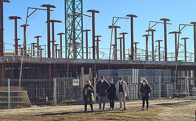 Visita de los cargos del PP a la construcción del nuevo conservatorio.