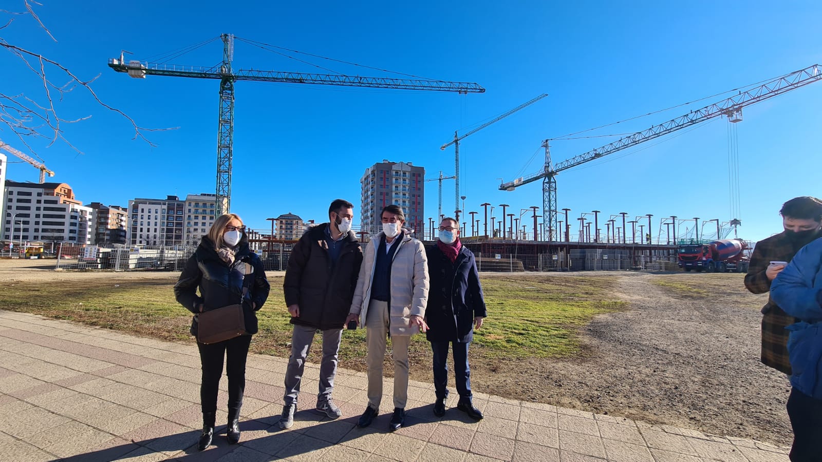 La candidatura del PP visita esta instalación que estará en marcha para el curso que se inicie en 2023.