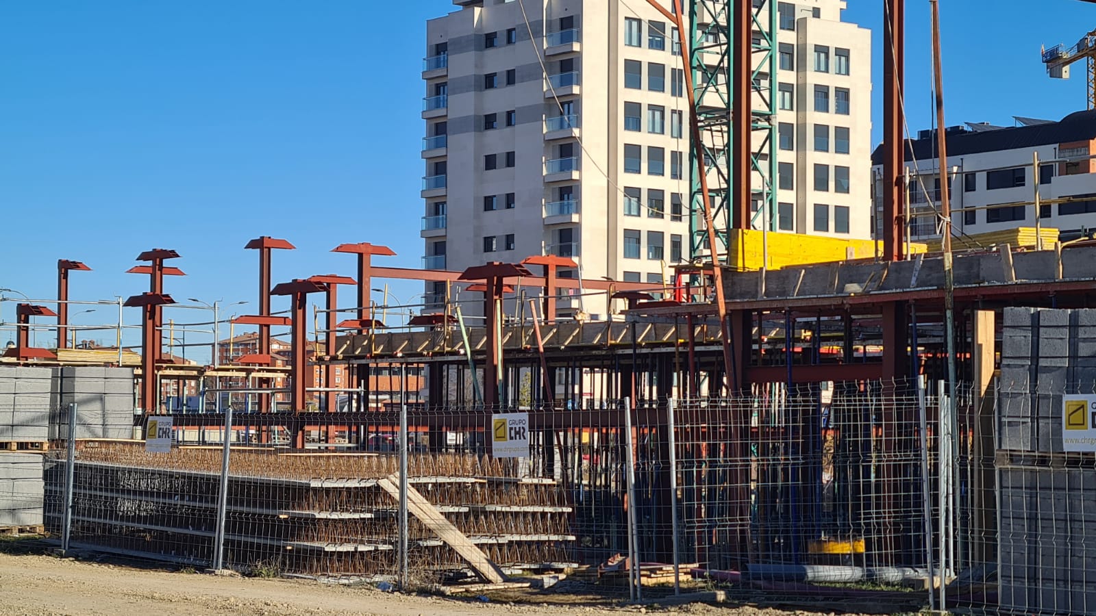 La candidatura del PP visita esta instalación que estará en marcha para el curso que se inicie en 2023.