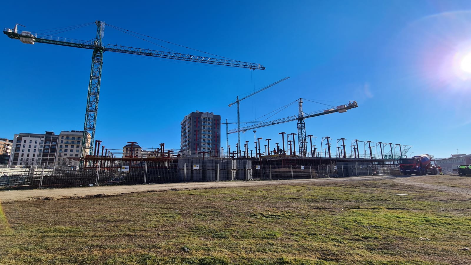 La candidatura del PP visita esta instalación que estará en marcha para el curso que se inicie en 2023.