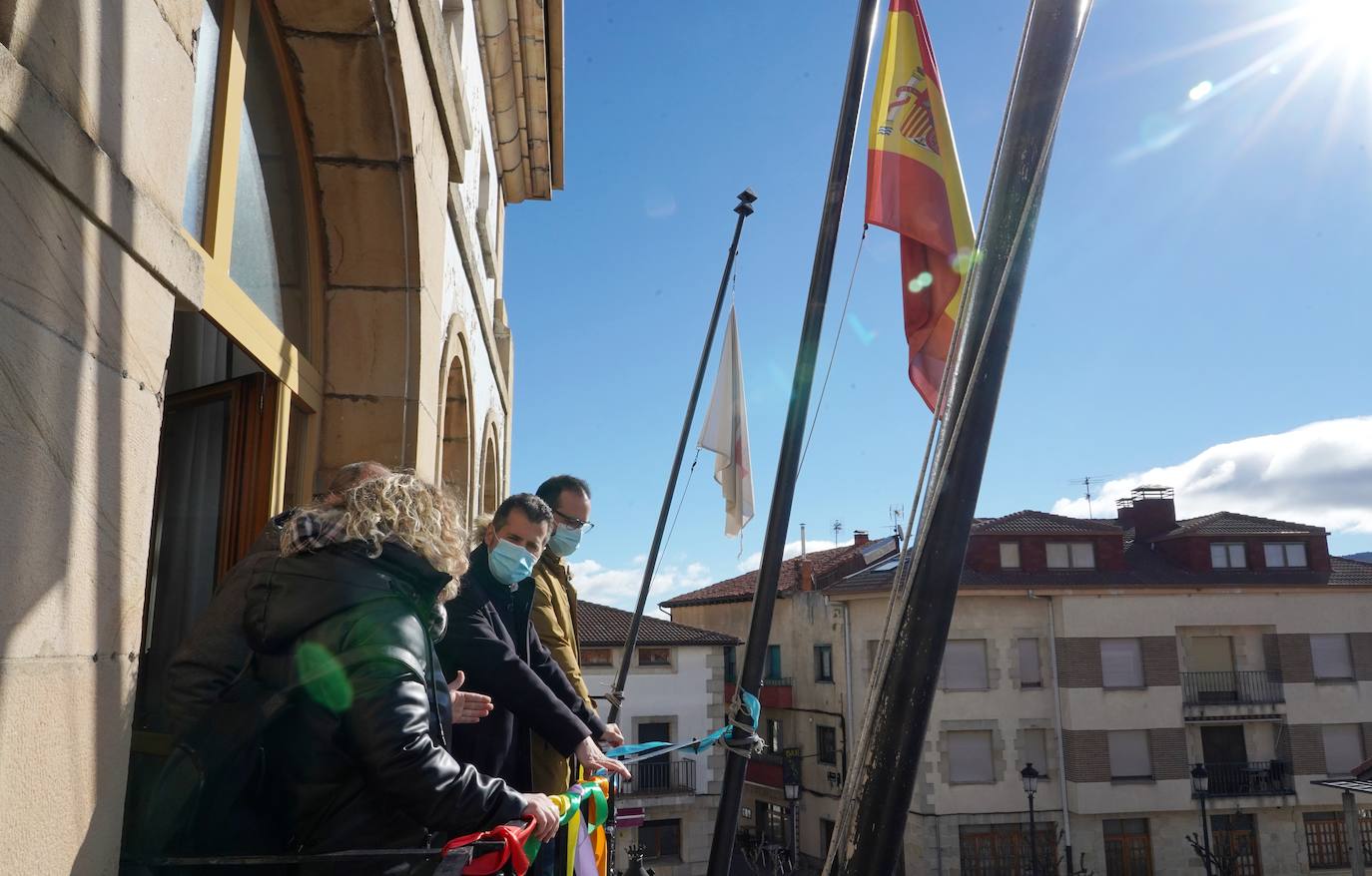 El candidato del PSOE a la Presidencia de la Junta, Luis Tudanca, visita Duruelo de la Sierra (Soria).