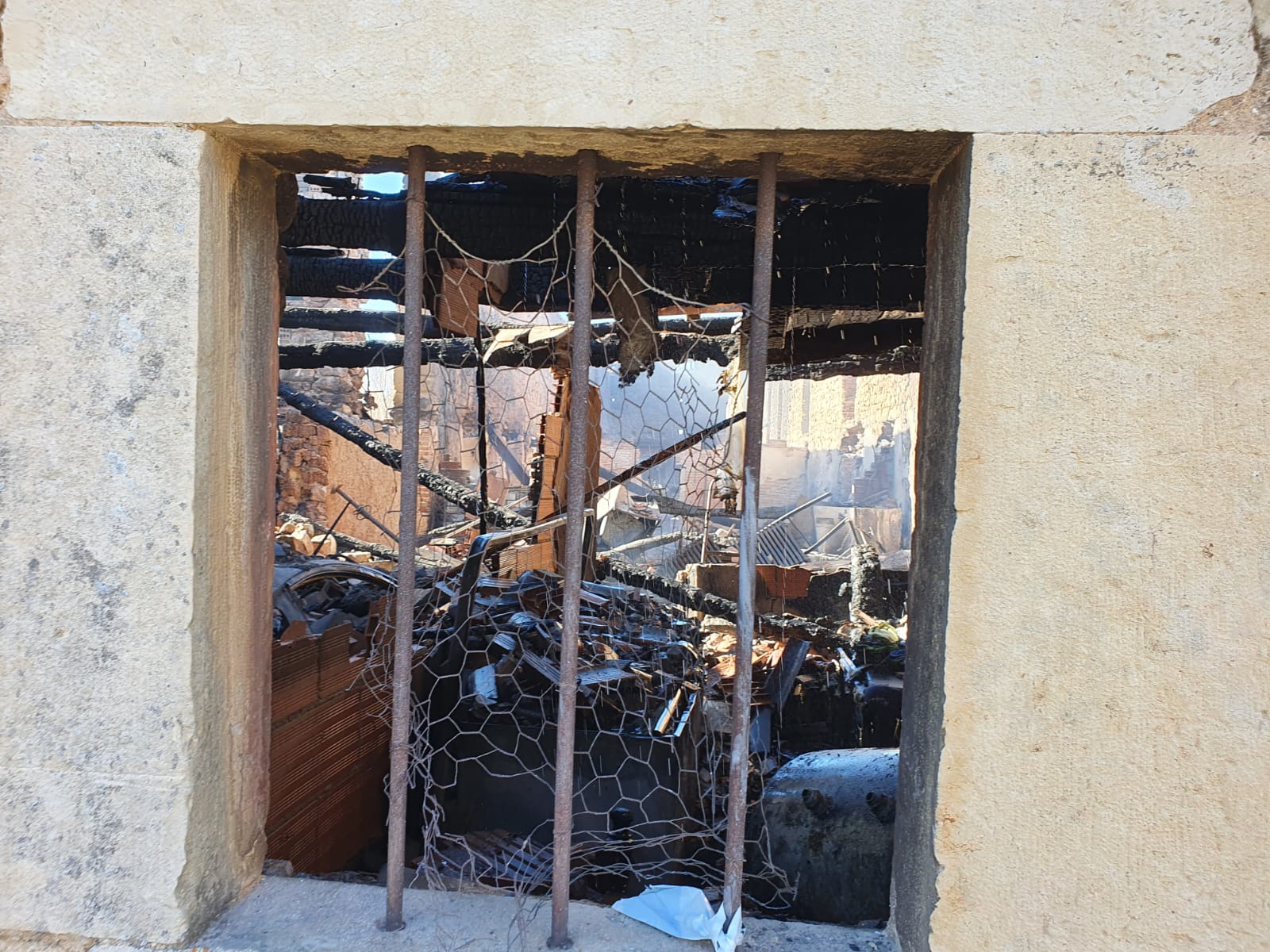 Incendio en una vivienda en Las Bodas. 
