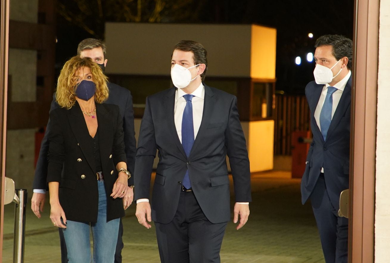 El candidato del PP, Alfonso Fernández Mañueco, el candidato Socialista, Luis Tudanca y el candidato de Ciudadanos, Francisco Igea, han debatido este lunes en la primera confrontación 'a tres' en la campaña.. 