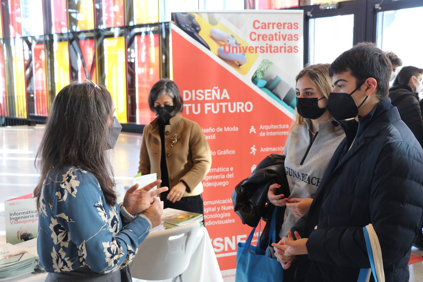 600 alumnos resuelven sus incógnitas de cara a una decisión importante como es la elección de sus carreras universitartias.