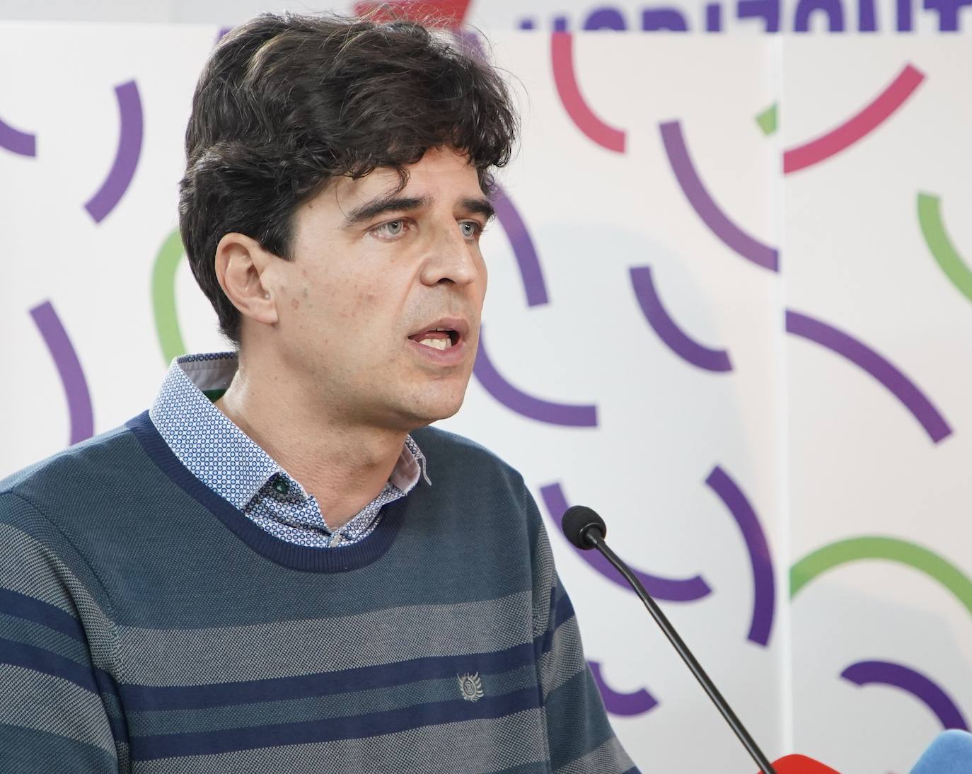 Pablo Fernández, candidato de Unidas Podemos a la presidencia de Castilla y León, y María Sánchez, número dos de la candidatura por Valladolid, presentan en rueda de prensa el programa electoral de Unidas Podemos. Participa, además, Juan Gascón, cabeza de lista de Unidas Podemos por Burgos y coordinador de Izquierda Unida Castilla y León.