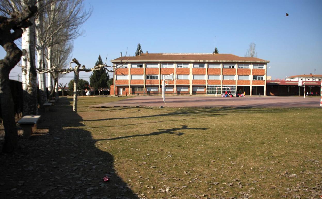 Colegio Benito León de Santa María del Páramo.