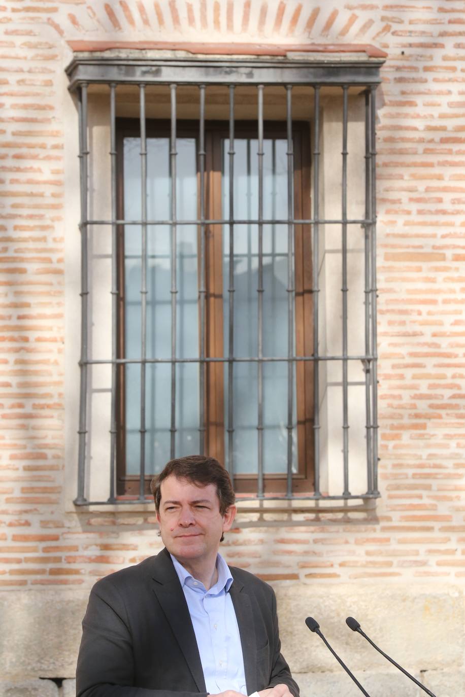 El candidato del Partido Popular a la Presidencia de la Junta, Alfonso Fernández Mañueco, visita la localidad vallisoletana de Medina del Campo, donde mantiene un encuentro con agricultores y organizaciones agrarias.