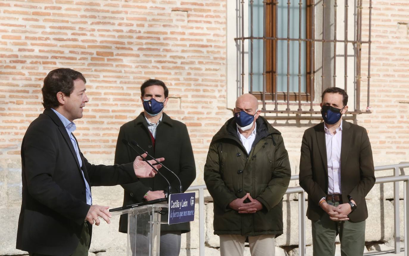 El candidato del Partido Popular a la Presidencia de la Junta, Alfonso Fernández Mañueco, visita la localidad vallisoletana de Medina del Campo, donde mantiene un encuentro con agricultores y organizaciones agrarias.