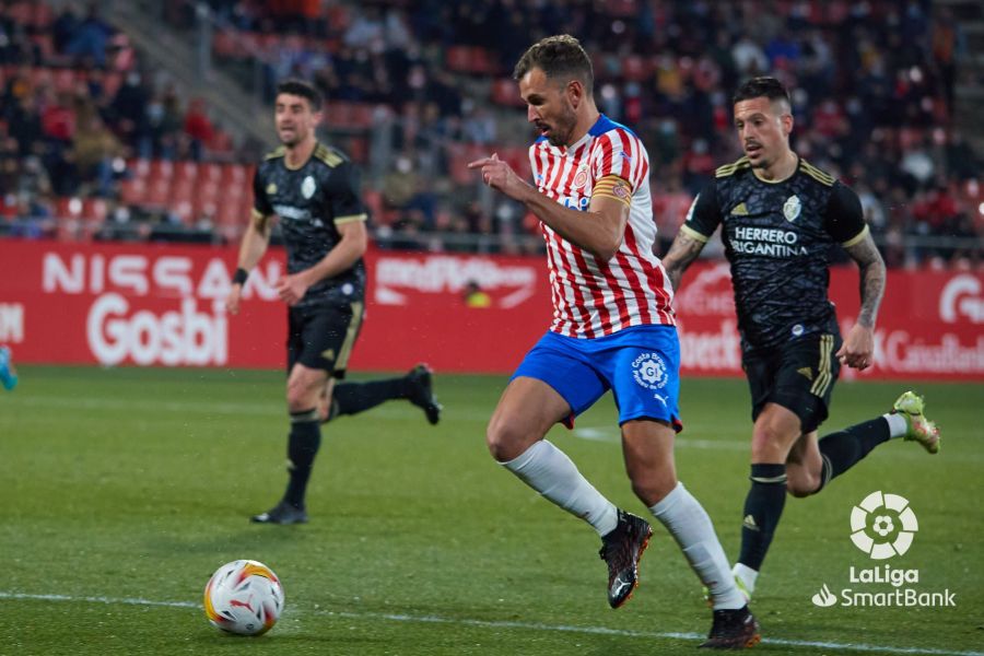 Los bercianos se enfrentan al Girona en un duelo directo por el playoff