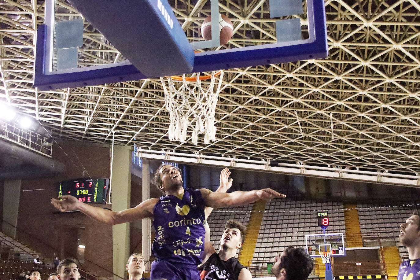 El conjunto leonés supera a Corinto Gijón Basket tras el varapalo del derbi local