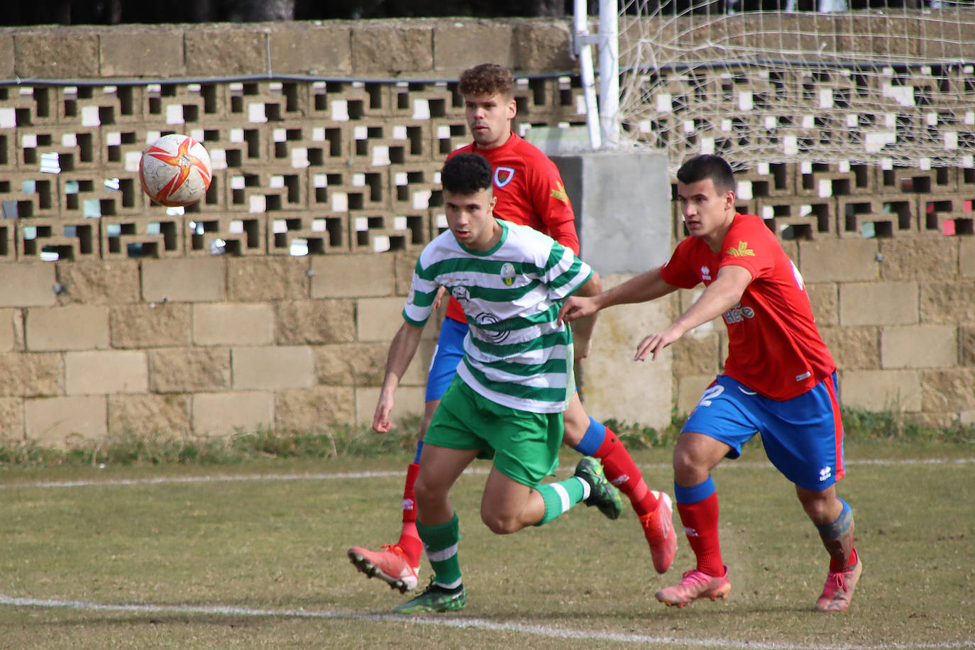 El conjunto leonés no logra un triunfo en su partido de este domingo en Los Dominicos