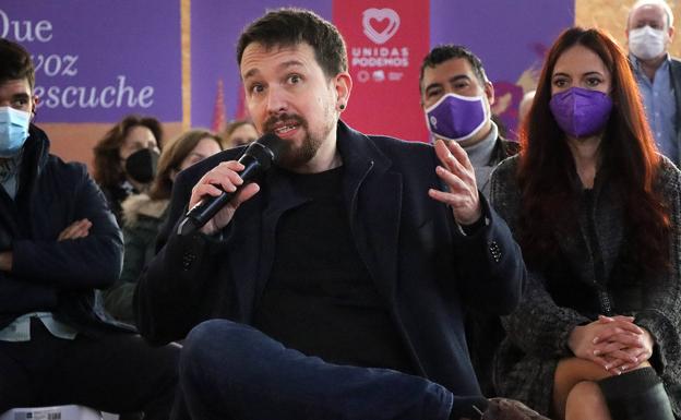 Pablo Iglesias, este domingo, en León durante su dura intervención contra los empresarios vinculados a los medios de comunicación. 