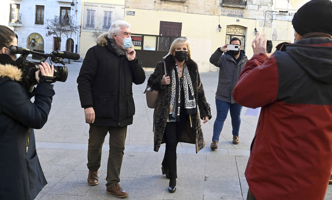 La exconsejera de Sanidad visita Aranda de Duero para hablar sobre el futuro sanitario de la Ribera.