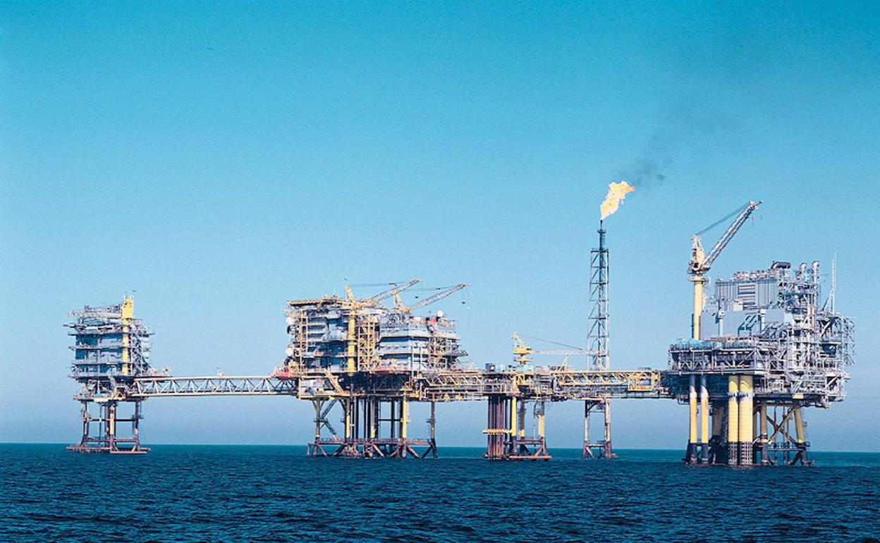 El petróleo, anclado por encima de los 90 dólares, amenaza la recuperación