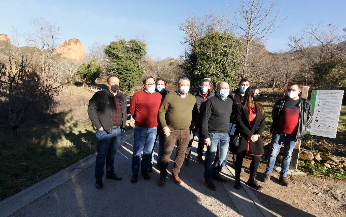 La candidatura del PSOE de León visita Las Médulas