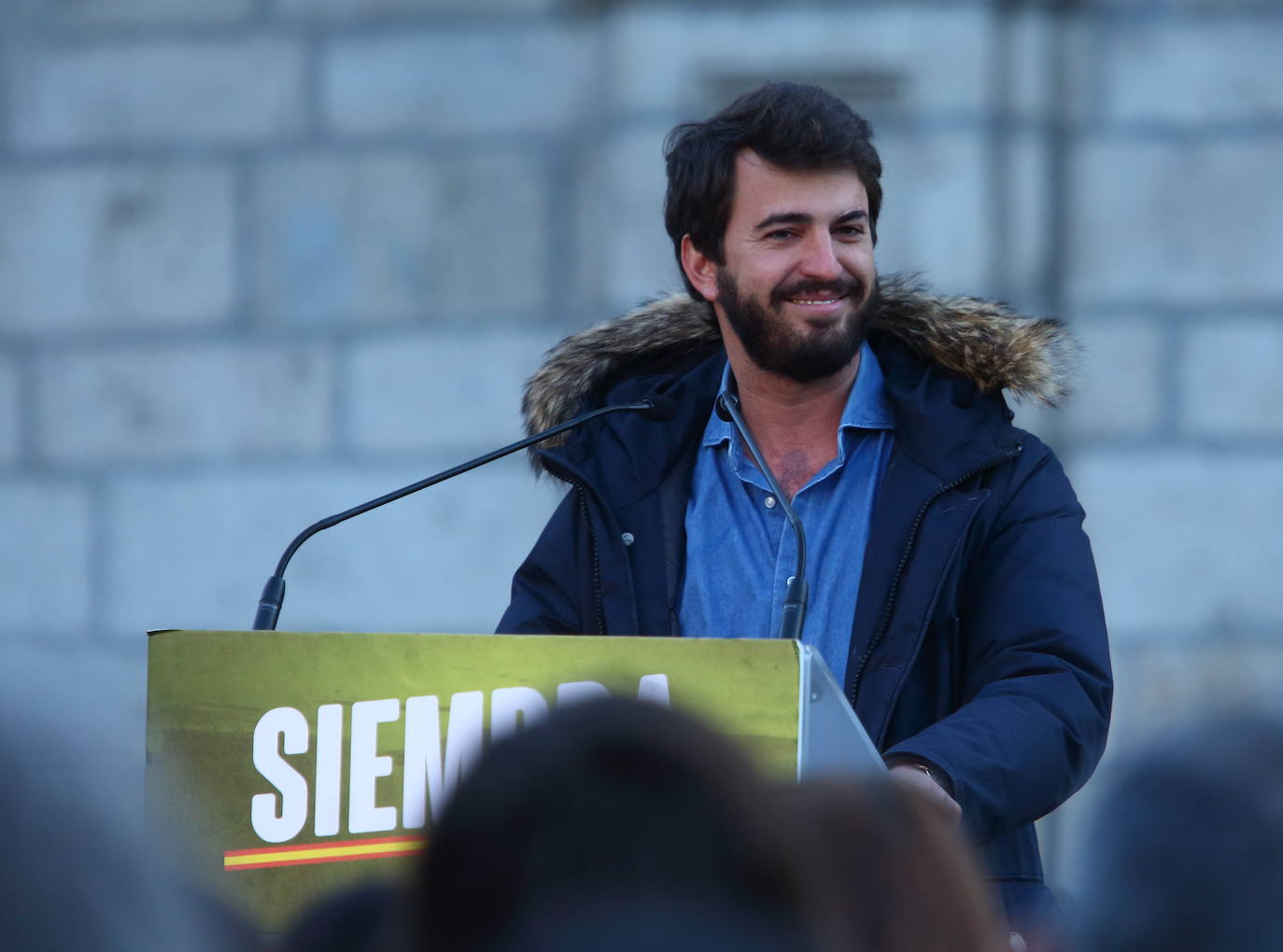 Santiago Abascal participa en un acto de campaña en Ponferrada.