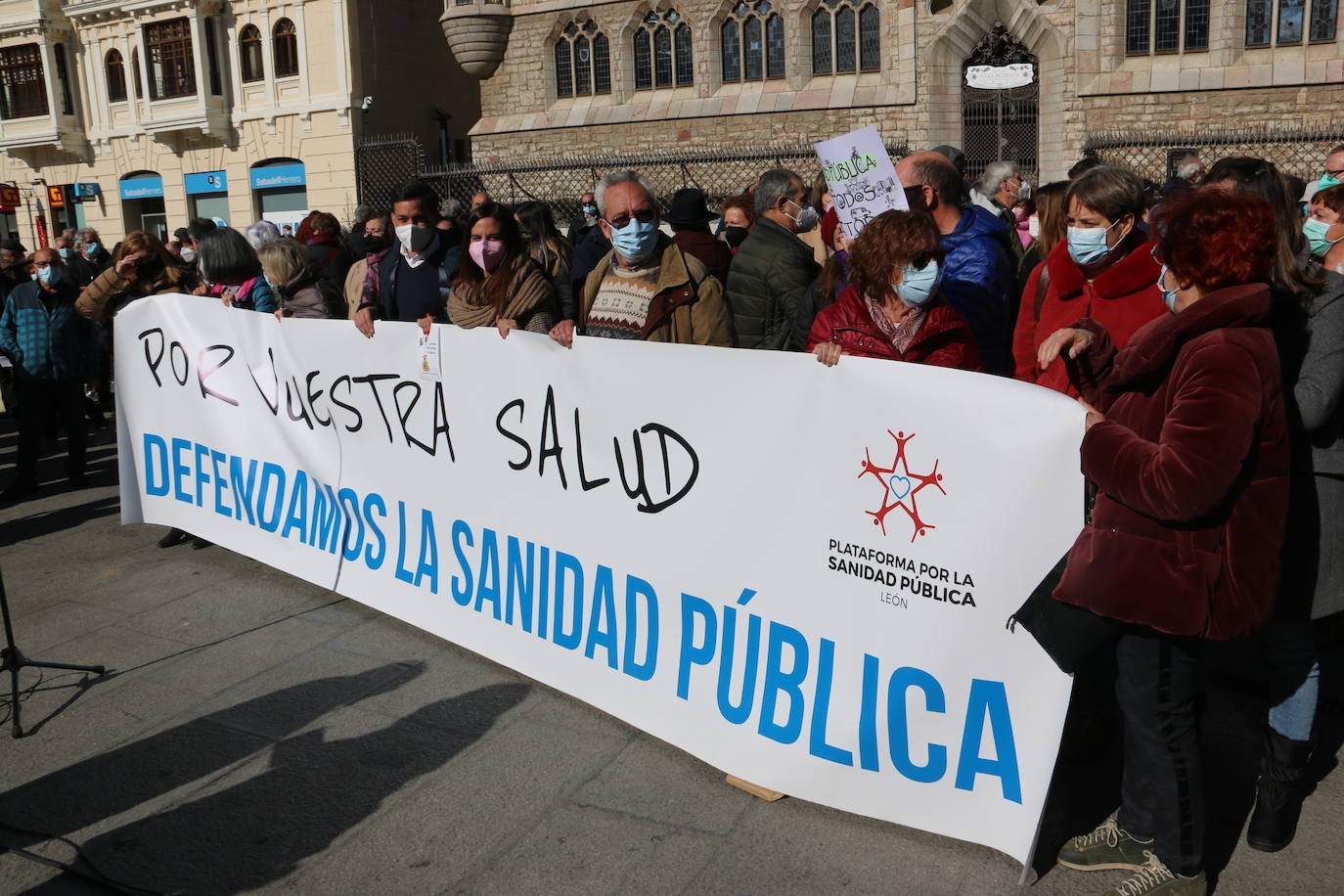 La Plataforma en Defensa de la Sanidad Pública de León realiza una concentración en Botines.