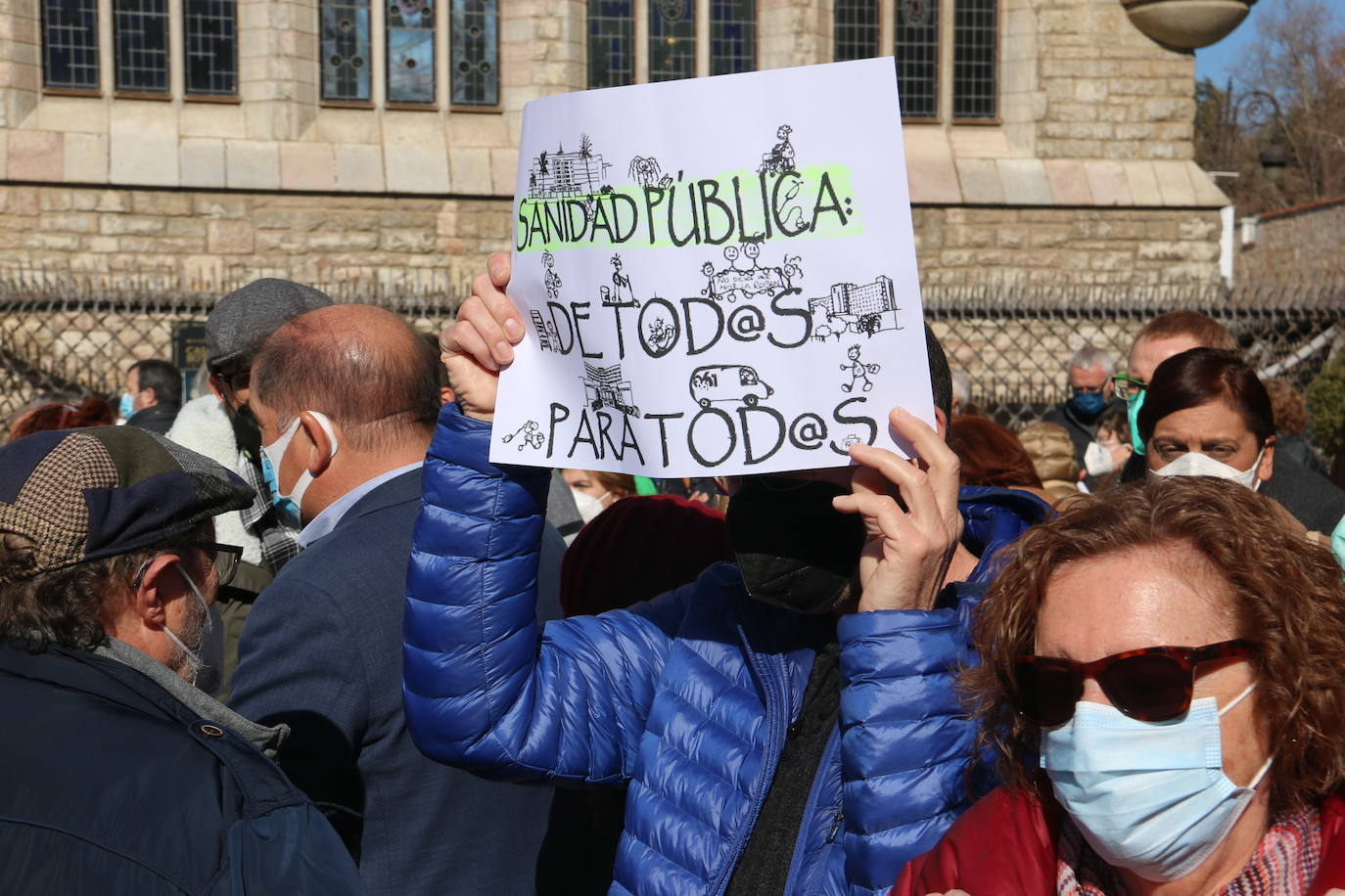 La Plataforma en Defensa de la Sanidad Pública de León realiza una concentración en Botines.