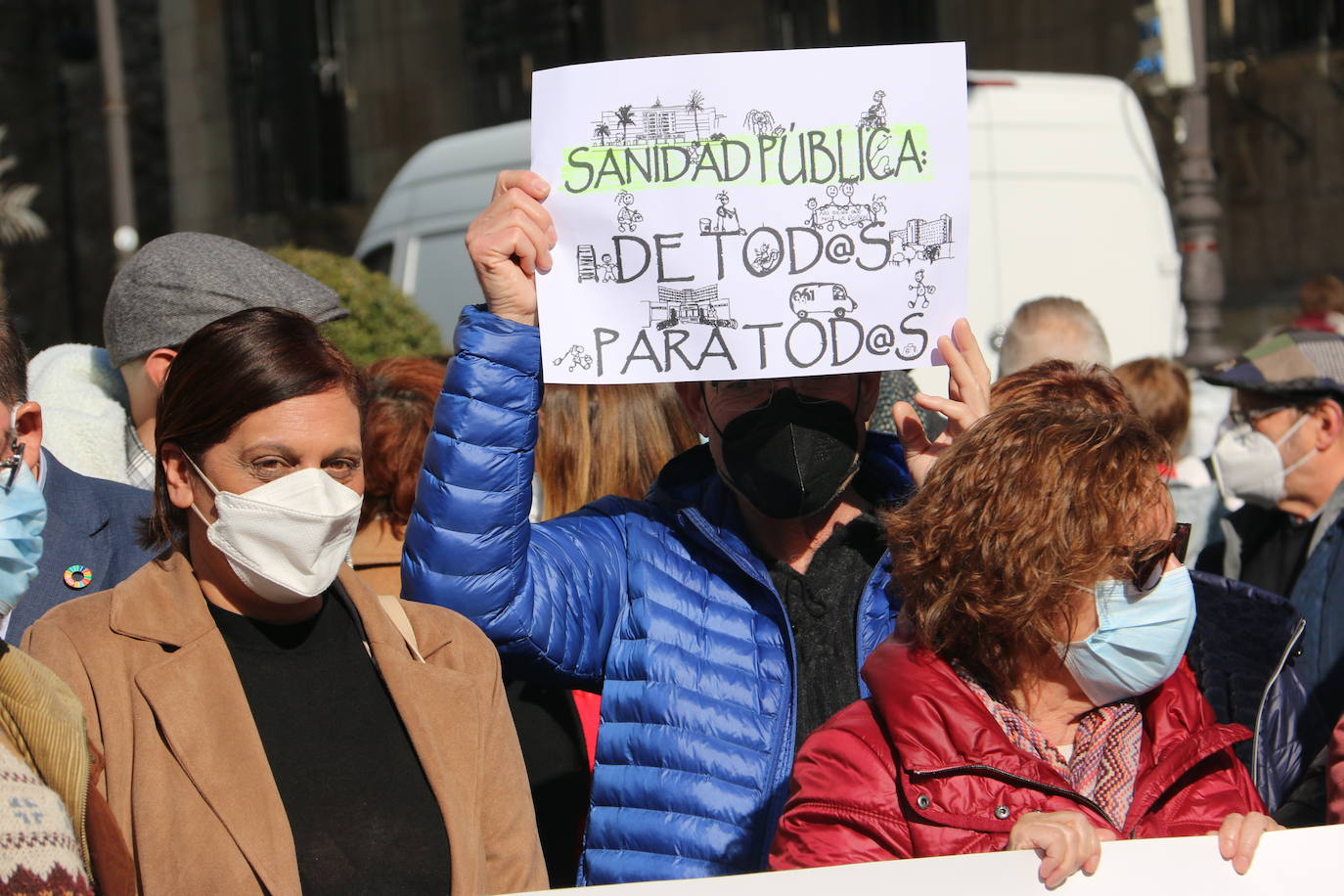 La Plataforma en Defensa de la Sanidad Pública de León realiza una concentración en Botines.