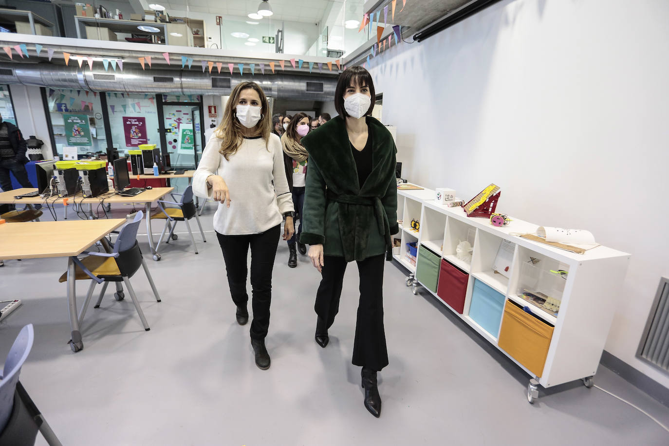 La ministra de Ciencia e Innovación acude a la capital en pleno final de campaña electoral.