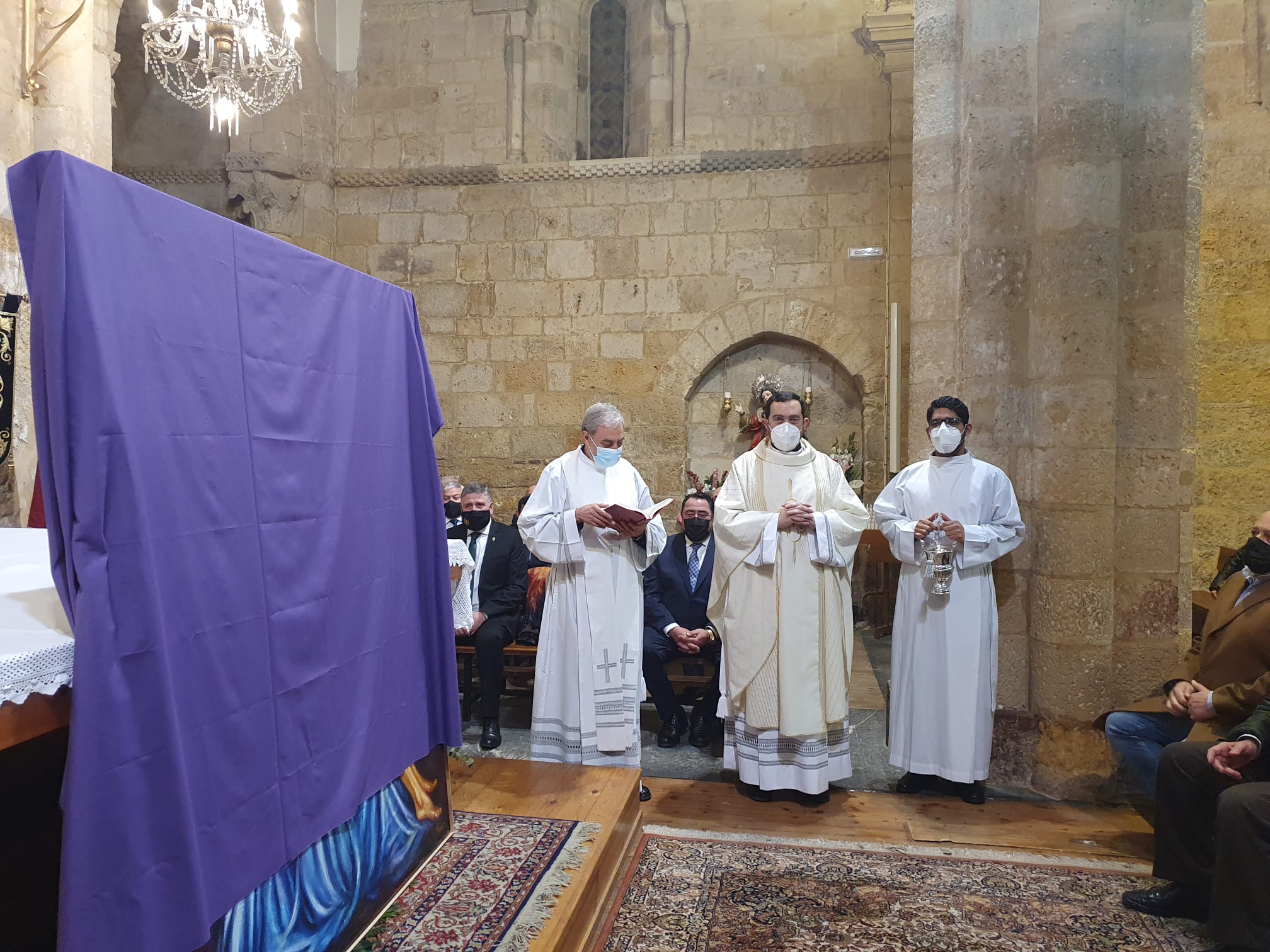 Fiel a la tradición la Parroquia de Nuestra Señora del Mercado, antigua del Camino, ha celebrado este miércoles la fiesta anual de 'La Aparición'
